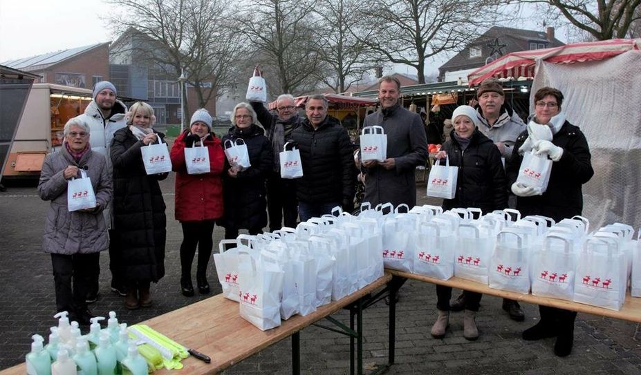 Mit der Aktion ,,Freude schenken im Advent“ hat der Beverstedter Serniorenbeirat in der Adventszeit vielen Seniorinnen eine kleine Freude bereitet. Foto: khe