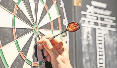 Am 20. Juli können Nicht-Vereinsmitglieder sich an der Dartscheibe messen.