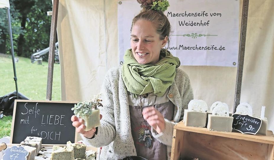 Der Weidenhof aus Burweg bietet erstmals seine Märchenseife an.