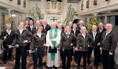 Traditioneller Hubertusgottesdienst zu Ehren des Schutzpatrons der Jäger mit dem Jagdhornbläserkorps Wesermünde-Süd und Pastor Dieter Klee.