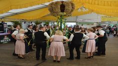Traditionelle Tänze werden die Besucher:innen begeistern.
