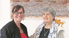Projektleiterin Anja Schlesselmann-Jansen mit der Künstlerin Elfi Wiese.