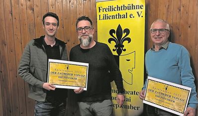 Die Regisseure Maurice Walter (links) und Oliver Kohlmann (Mitte) freuen sich mit Jörg Flömer auf das erster gemeinsame Stück.