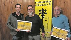 Die Regisseure Maurice Walter (links) und Oliver Kohlmann (Mitte) freuen sich mit Jörg Flömer auf das erster gemeinsame Stück.