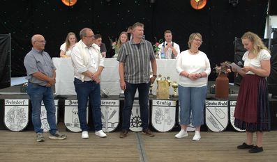 (v. r.) Fragerunde an die Ehrengäste mit Romina Beardi an Susanne Garbade (Landfrauen), Henner Weyhe (Landvolk), Thorsten Krüger (Landrat) und Gerd Tienken(stellv. Bürgermeister