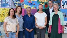Die Mitarbeiterinnen des Pflegekinderdienstes und des Jugendamtes helfen Pflege- und Adoptiveltern bei der Erziehung ihrer Pflege- und Adoptivkinder.