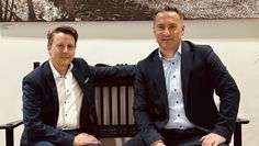 Die Volksbank-Vorstände Thomas Eder (links) und Bülent Kurtulus.