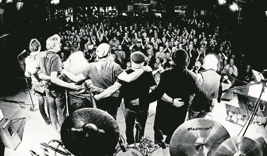 Die energiegeladenen Musiker stehen für intensiven Roots Blues, kombiniert mit Soul, Psychedelic und Rhythm.