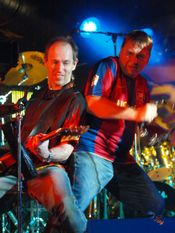 Crossfire rockt in deutsch und reißt das Publikum mit.