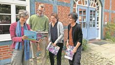 Das Team der Volkshochschule freut sich auf viele Teilnehmende in ihrem Programm.