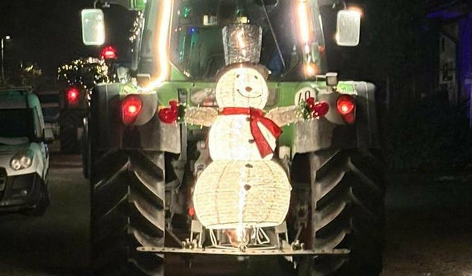 Weihnachtlicher Trecker-Konvoi der Landjugend zog durch Osterholz-Scharmbeck und verbreitete eine zauberhafte Stimmung.