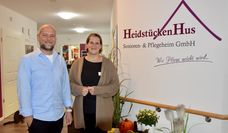Die Geschwister Mark und Tina Noetzelmann freuen sich auf viele weitere Jahre im HeidstückenHus in Oerel.