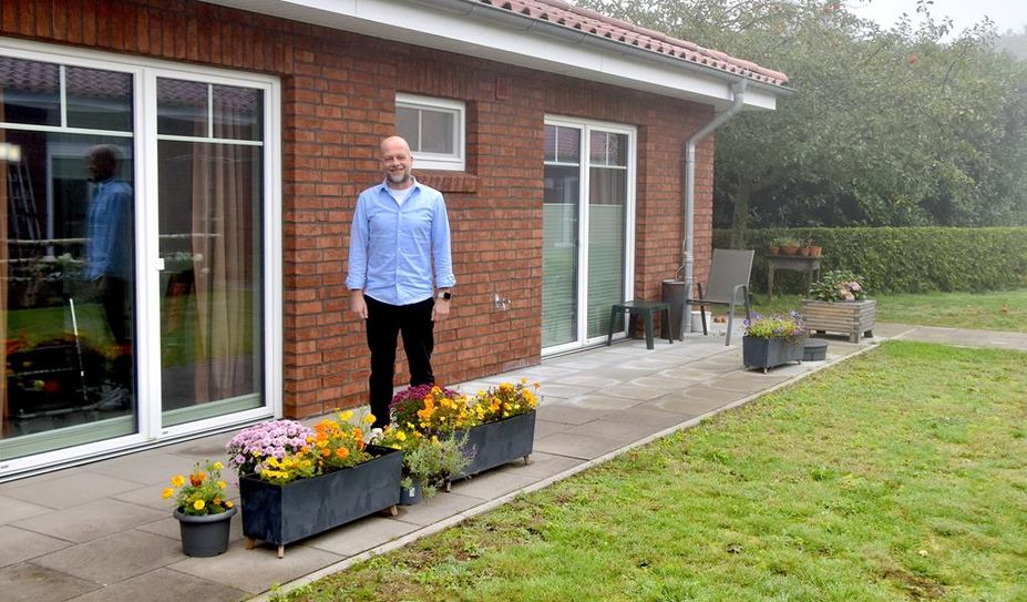 Der Außenbereich bietet viel Platz für Begegnungen.