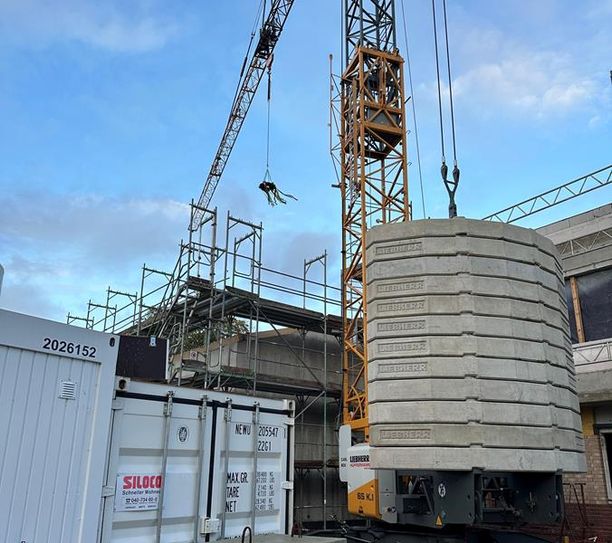 Das Richtfest ist geschafft, nun folgt die Fertigstellung des Gebäudes.