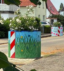 Mit den neuen, farbenfrohen Kübeln wird der Alltag ein klein wenig bunter.