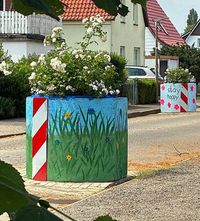 Mit den neuen, farbenfrohen Kübeln wird der Alltag ein klein wenig bunter.