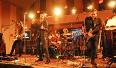 Die vier Musiker wollen bei ihrer Tour Abschied von der Vergangenheit nehmen und nach vorne blicken.