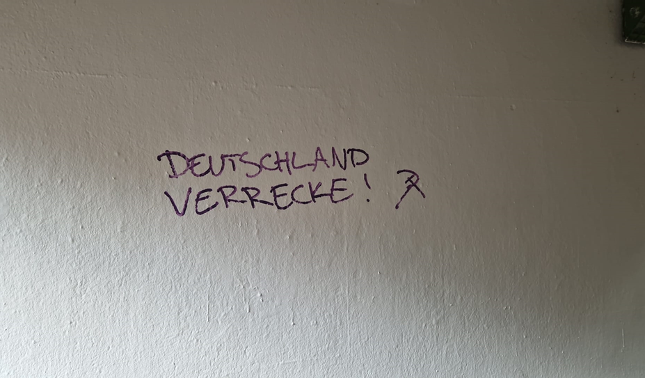 So etwas möchten CDU-Stadträte am Bahnhof nicht lesen und schlagen die Gestaltung der weißen Wände am Bahnhof vor.
