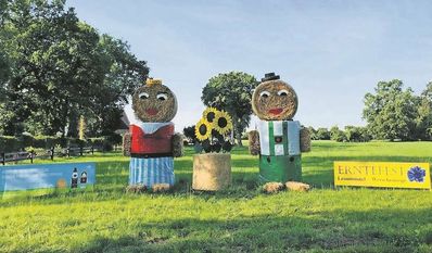 Frau und Herr Heuballen laden die Dorfgemeinschaft Lesumstotel/Werschenrege zum stroh-fröhlichen Erntefest ein.