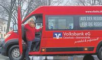 Der Bürgerbus fährt die Besucher:innen hin und her.