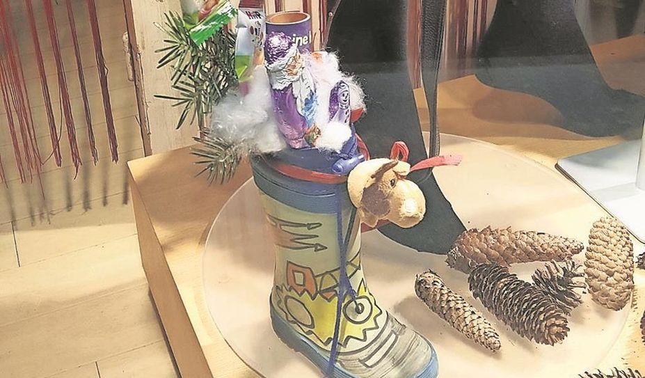 Wenn die Stiefel gefunden warten viele Leckereien auf die Kinder.