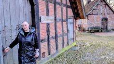 Noch ist die große Tür des Heimathauses verschlossen, doch am 1. Mai beginnt die neue Saison. Mit dabei ist die neue Vorsitzende Vivien Moritz.