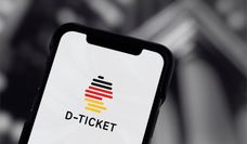 Die Unterzeichner fordern für das Deutschlandticket eine gesetzliche Verankerung und langfristige Kostenübernahme durch das Land.