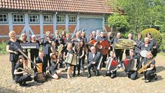 Das „Orchestra Torfteufel“ freut sich darauf, Lieder aus ihrem aktuellen Programm zu spielen.