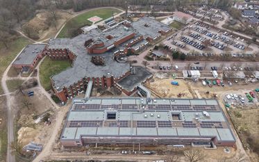 Der Neubau der OsteMed Klinik Bremervörde steht kurz vor der Fertigstellung. Beim Tag der offenen Tür stellen die Mitarbeitenden die neuen Räume und das Angebot vor.