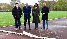 (v. l.) Jochen Hake, Celine Holst, Dirk Stelling und Reinhard Bussenius verwiesen auf Chancen für die Stadt.