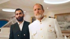 Woody Harrelson als alkoholsüchtiger, marxistischer Kapitän, kurz bevor die Yacht sinkt und er sich, statt das Schiff zu retten, dem Vollsuff und einer Diskussion über Kapitalismus und Sozialismus hingibt.