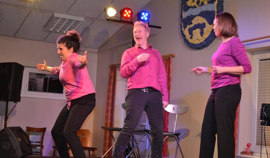 Die Darsteller von „Instant Impro“ sind bekannt für ihren Witz und ihre Spontanität.