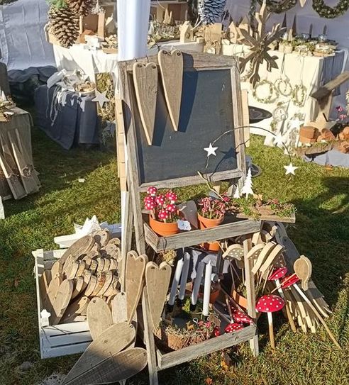 Verschiedene Dekorationsartikel können von den Besuchenden erworben werden.