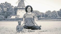 Romila Wendelken vermittelt gekonnt ihre Yoga-Kenntnisse weiter.
