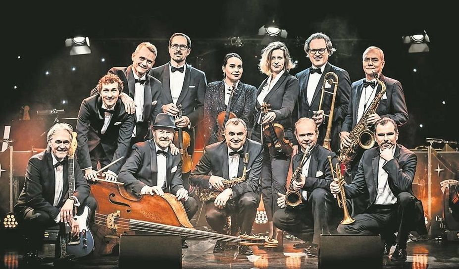Das Capital Dance Orchestra verzaubert das Publikum mit ihren mitreißenden Sounds.