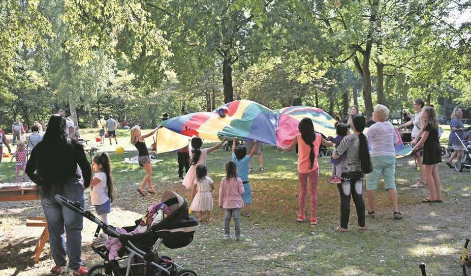 Das Spielefest im Amtsgarten bietet Spaß für die Großen und die Kleinen.