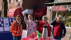 (v. l.) Beate Liebe, Emily Vescovi, Anne Deutsch und Karin Meyer kamen mit den Frauen im Landkreis ins Gespräch.