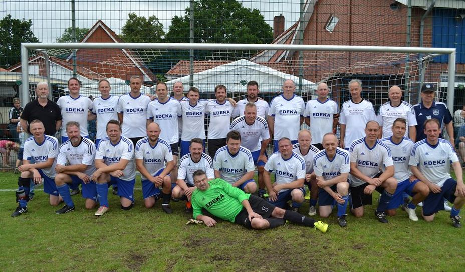 Die TSV Hollen Allstars siegten 2:0 gegen den TSV Hollen II und zeigten, dass sie in den vergangenen Jahren nichts verlernt haben.