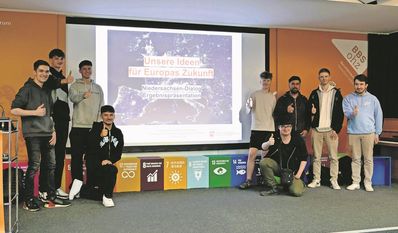 Fahren Europaministerin Osigus nach Hannover: Die Schüler der zwei besten Vorschläge für Europa.