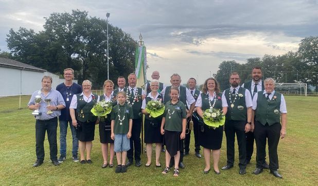 Das aktuelle Königshaus freut sich auf ein hoffentlich erfolgreiches Schützenfest.