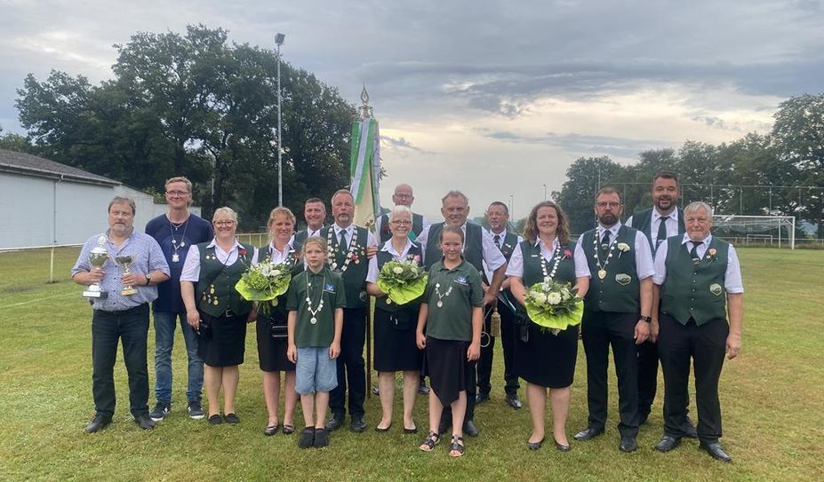 Das aktuelle Königshaus freut sich auf ein hoffentlich erfolgreiches Schützenfest.