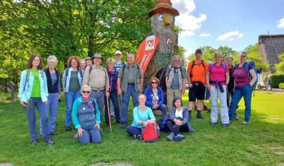 Wanderer besuchten Willy Wandervogel in Bremervörde.