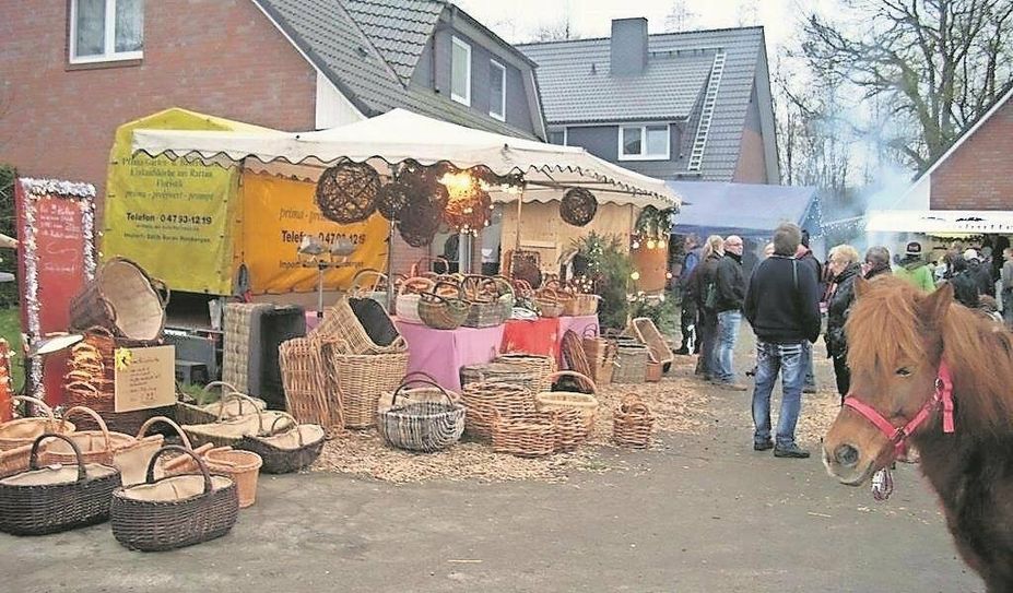 Beim Weihnachtsmarkt an der Sauhütte laden viele Stände zum Stöbern und Genießen ein.