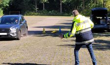 Bei dem Training wurden Vollbremsungen mit Geschwindigkeiten von 30, 50 , 60 und 90 km/h geübt.