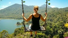 Nathalie Gerkens erlebte auf ihrer Reise tolle Momente in beeindruckenden Landschaften - wie hier auf Bali - und durfte in Australien sogar mit einem Koala kuscheln.