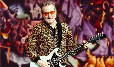 Seit Jahren organisiert Stefan Stoppok Konzerte, bei denen Musiker:innen aus unterschiedlichsten Ländern aufeinandertreffen.