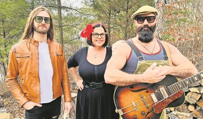 Ihr aktuelles Album „Dance Songs For Hard Times“ erreichte Platz eins der Billboard-Charts.