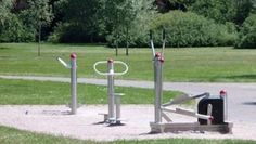 Der Ganzkörpertrainer (rechts) wurde beschädigt und bereits abgebaut.