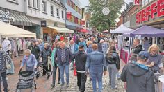 In der Bremervörder Innenstadt öffnen am kommenden Sonntag viele Geschäfte. Zudem findet ein Flohmarkt und ein Kunsthandwerkermarkt statt.