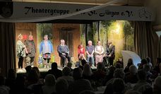 Mit viel Witz unf Humor überzeugen die Darsteller:innen das Publikum.
